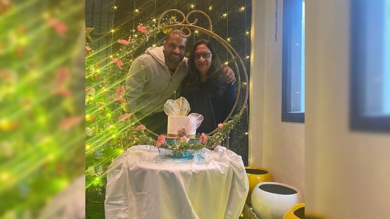 Shikhar Dhawan and his mother
