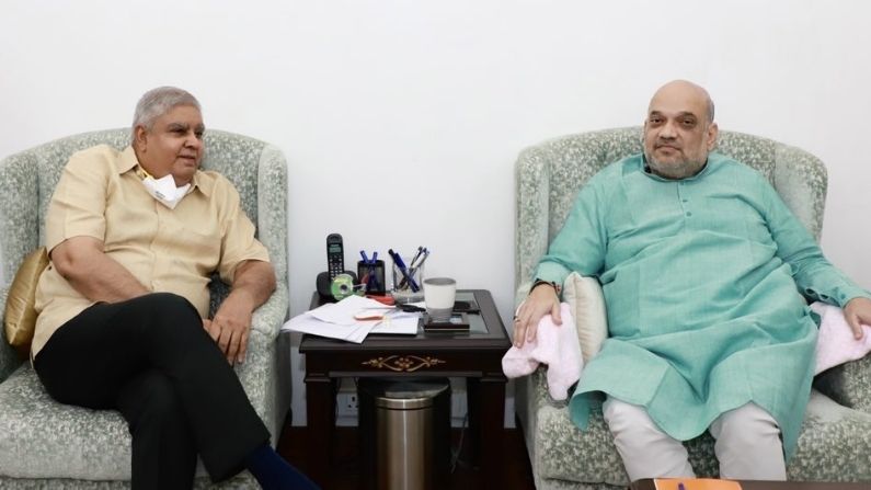 समय से पहले शाही भवन पहुंचे राज्यपाल, डेढ़ घंटे की बैठक के बाद एक लाइन का ट्वीट