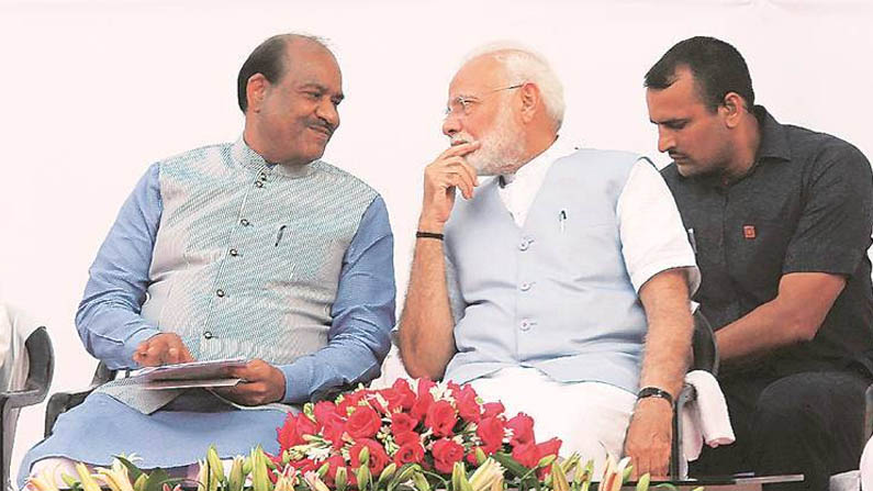 मोदी ने 