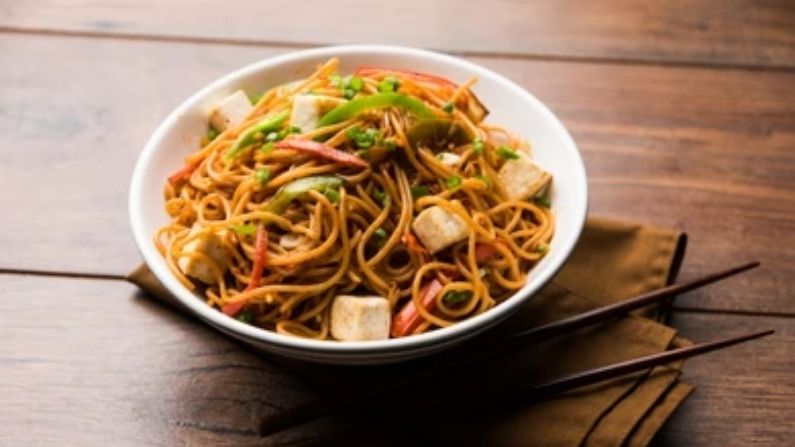 Singapore Paneer Noodles Recipe