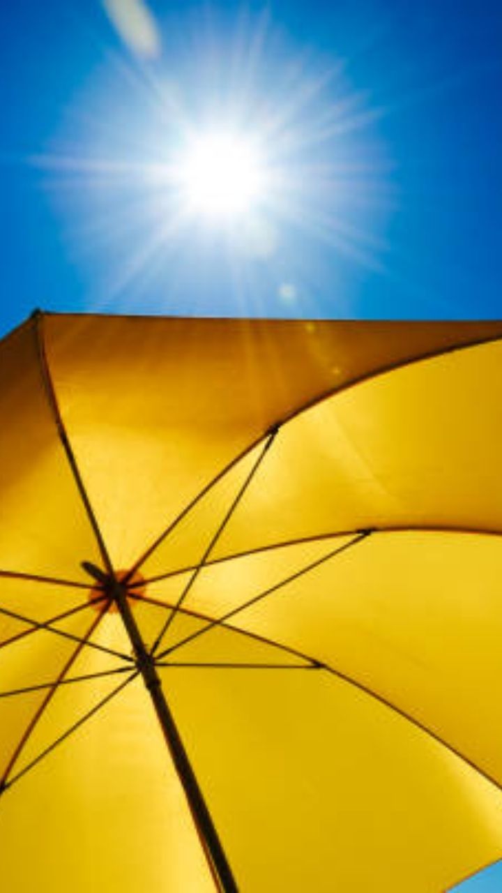 Which color of an umbrella is more effective against sunlight? know here